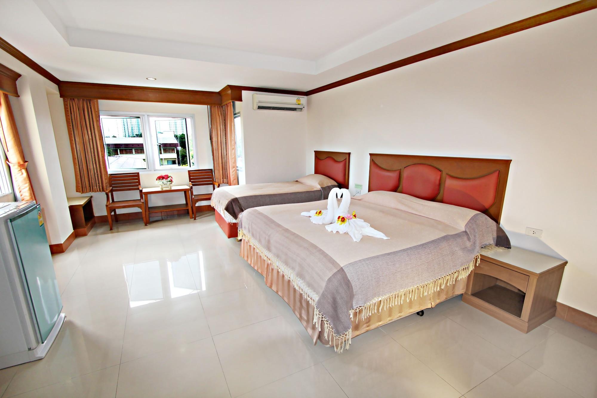 Lek Villa Pattaya Extérieur photo