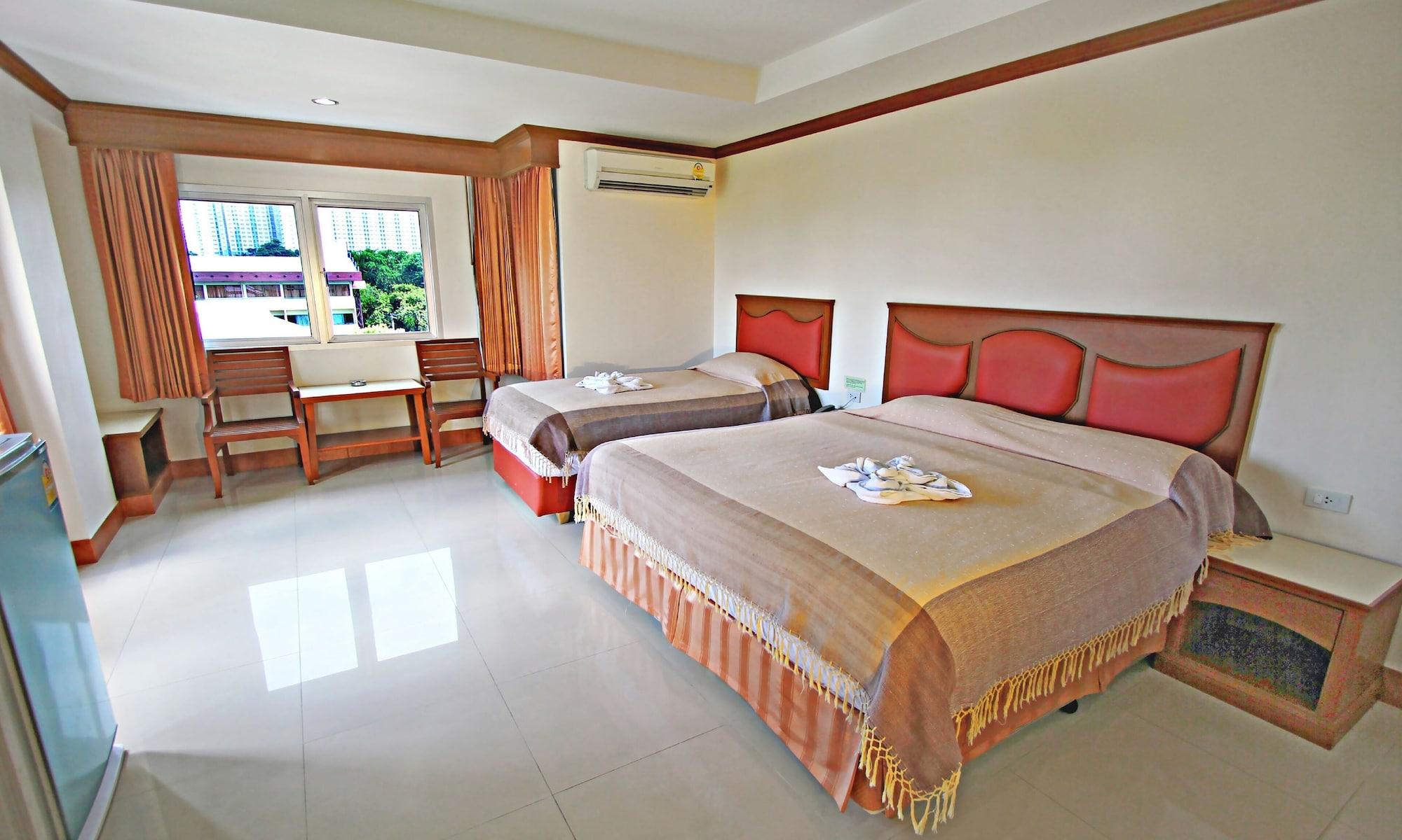 Lek Villa Pattaya Extérieur photo